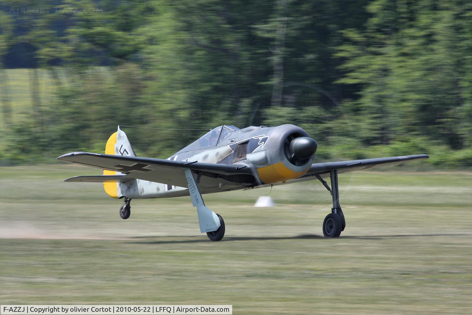 F-AZZJ, Flugwerk Fw 190-A8/N Replica C/N 990013, Ferté Alais Airshow 2010. the aircraft crashed one month later...