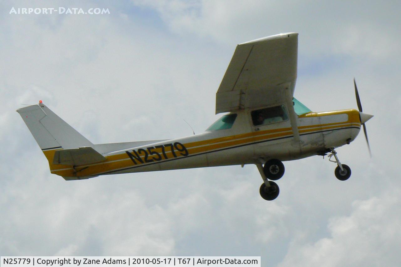 N25779, 1977 Cessna 152 C/N 15280780, At Hicks Field, Fort Worth, TX