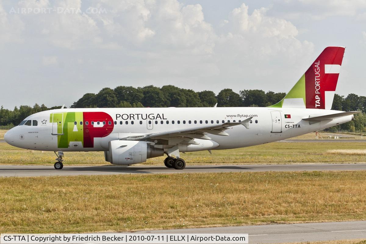 CS-TTA, 1997 Airbus A319-111 C/N 750, taxying to the active