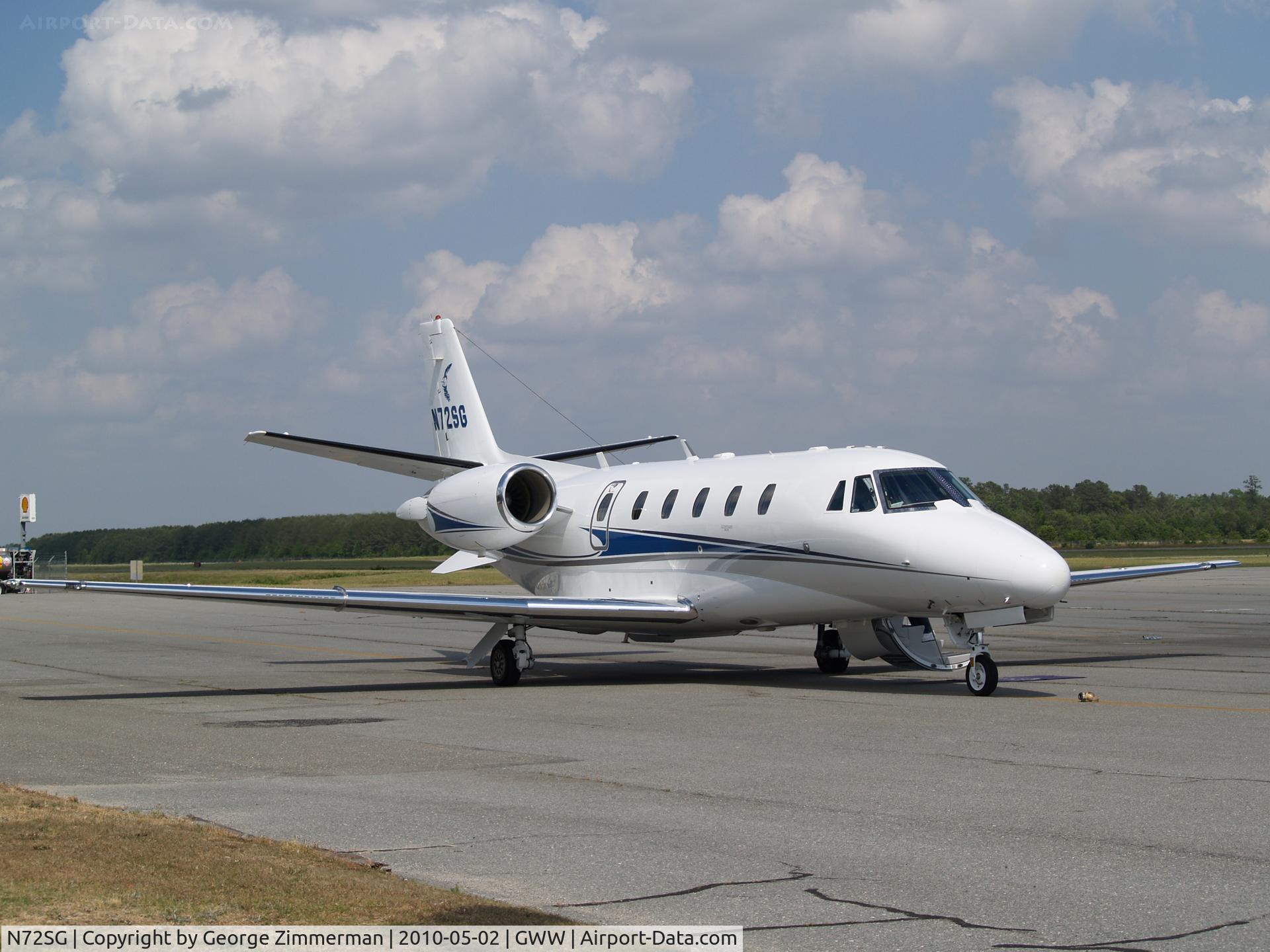 N72SG, 2004 Cessna 560XL C/N 560-5508, The corporate jet is based at GWW
