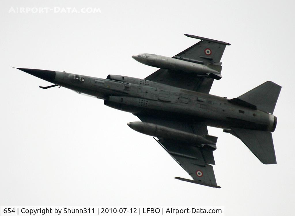 654, Dassault Mirage F.1CR C/N 654, S/n 654 - Passed through the airport for an exercice...