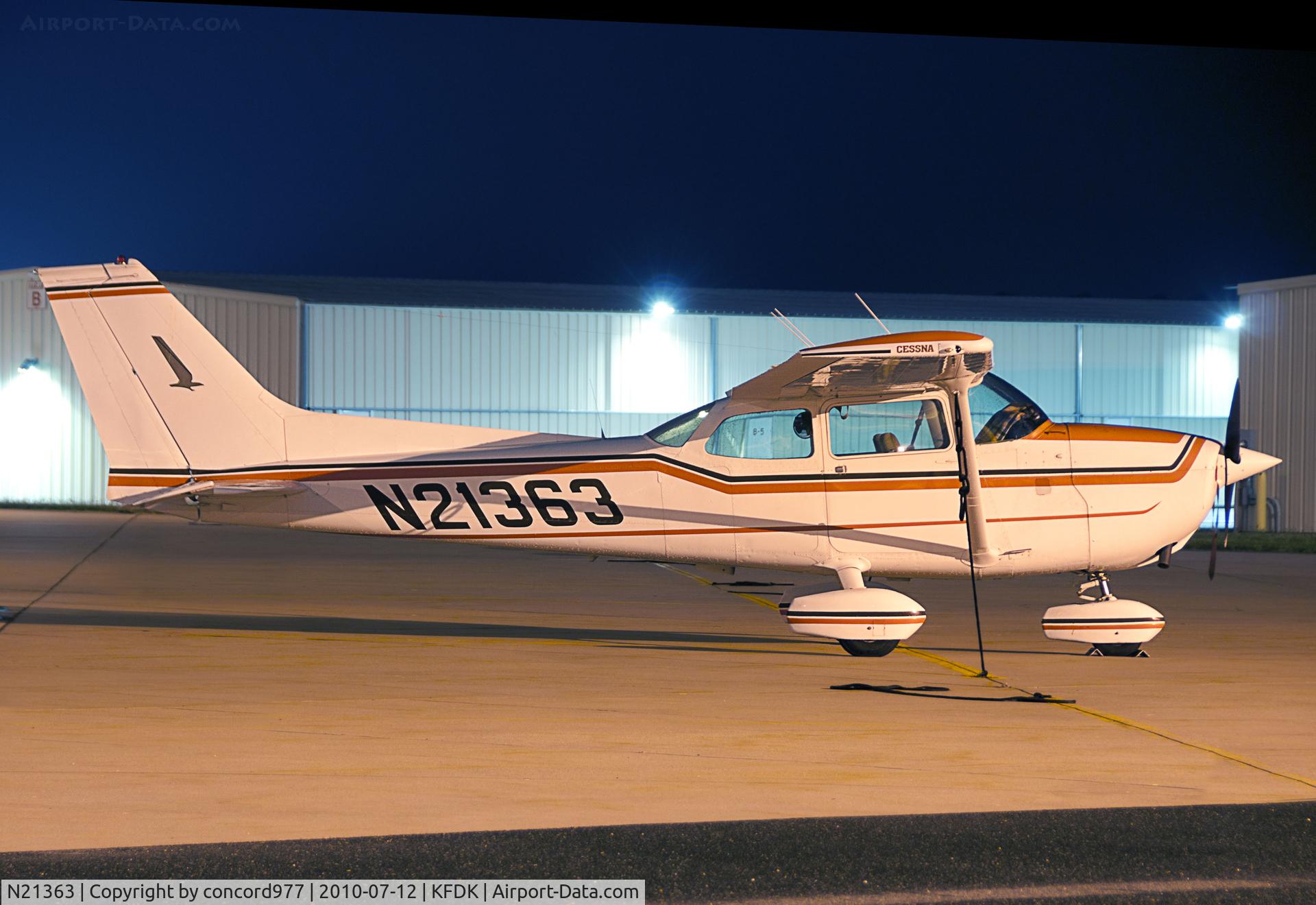 N21363, 1974 Cessna 172M C/N 17263936, Seen at KFDK on 7/12/2010