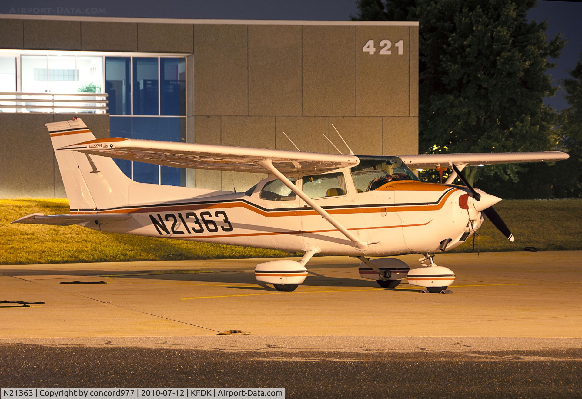 N21363, 1974 Cessna 172M C/N 17263936, Seen at KFDK on 7/12/2010