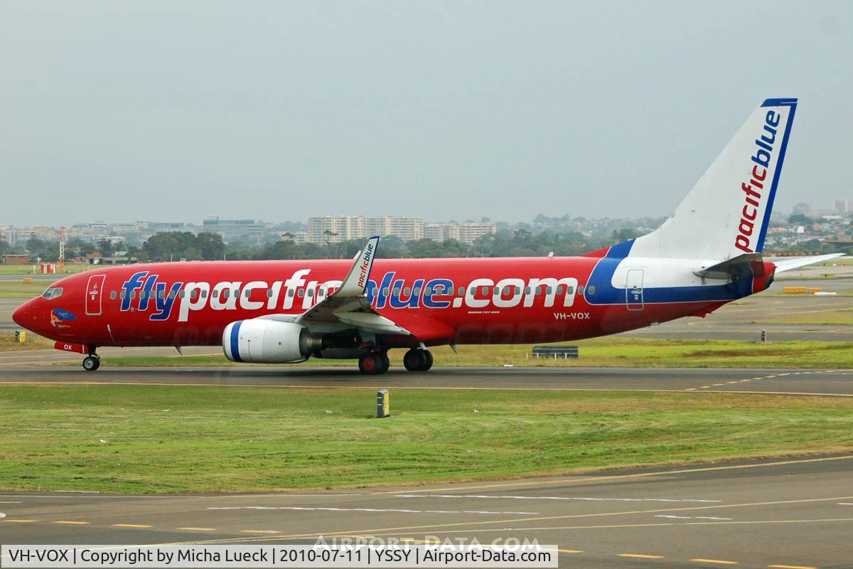VH-VOX, 2004 Boeing 737-8BK C/N 33017, At Sydney