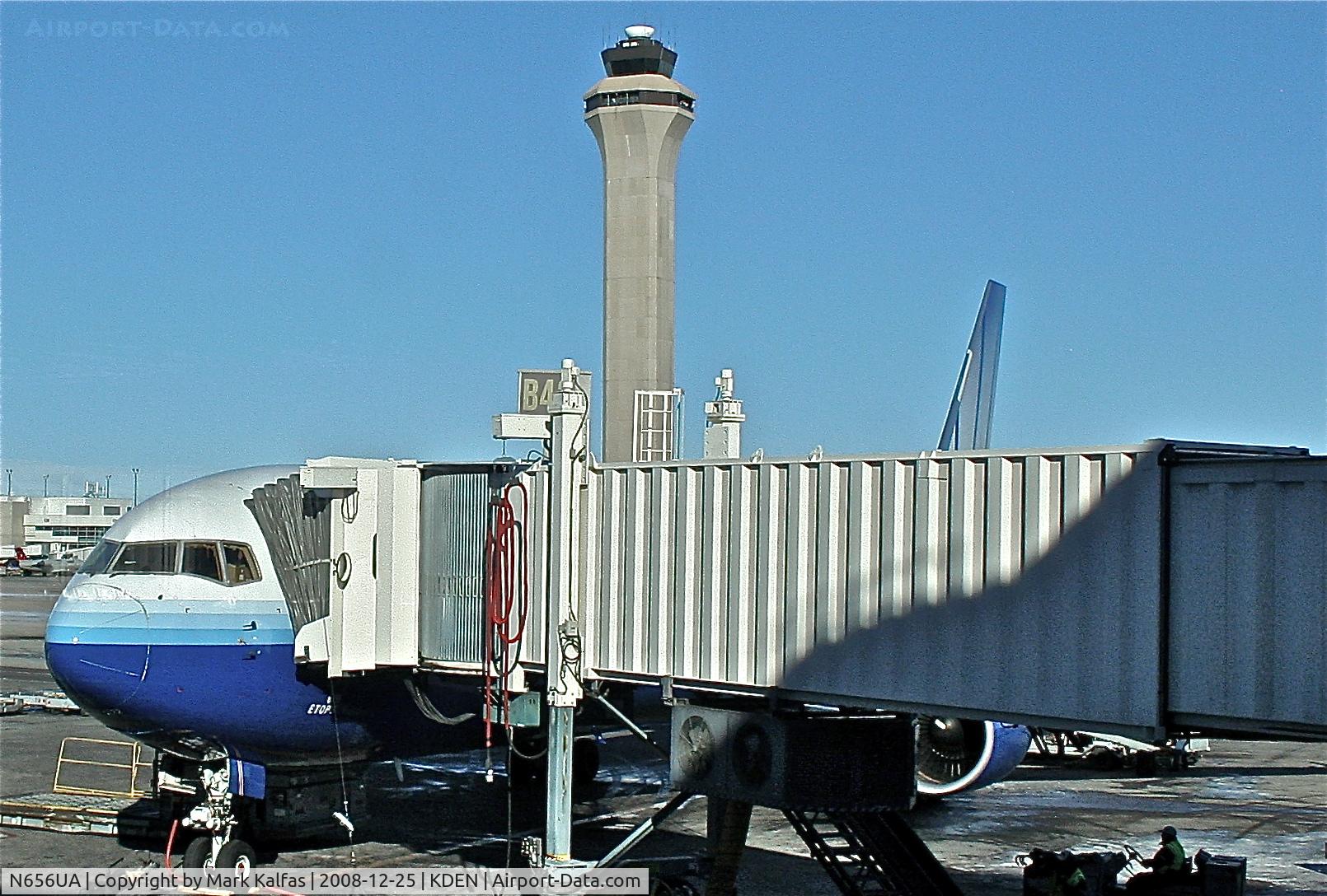 N656UA, 1992 Boeing 767-322 C/N 25394, United Airlines Boeing 767-322, N656UA at B42 KDEN.