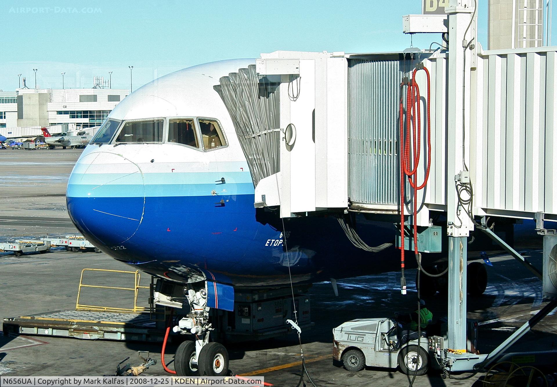 N656UA, 1992 Boeing 767-322 C/N 25394, United Airlines Boeing 767-322, N656UA at B42 KDEN.