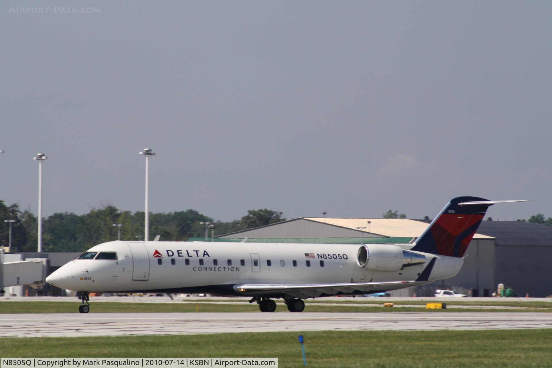 N8505Q, 2001 Bombardier CRJ-200LR (CL-600-2B19) C/N 7505, CL-600-2B19
