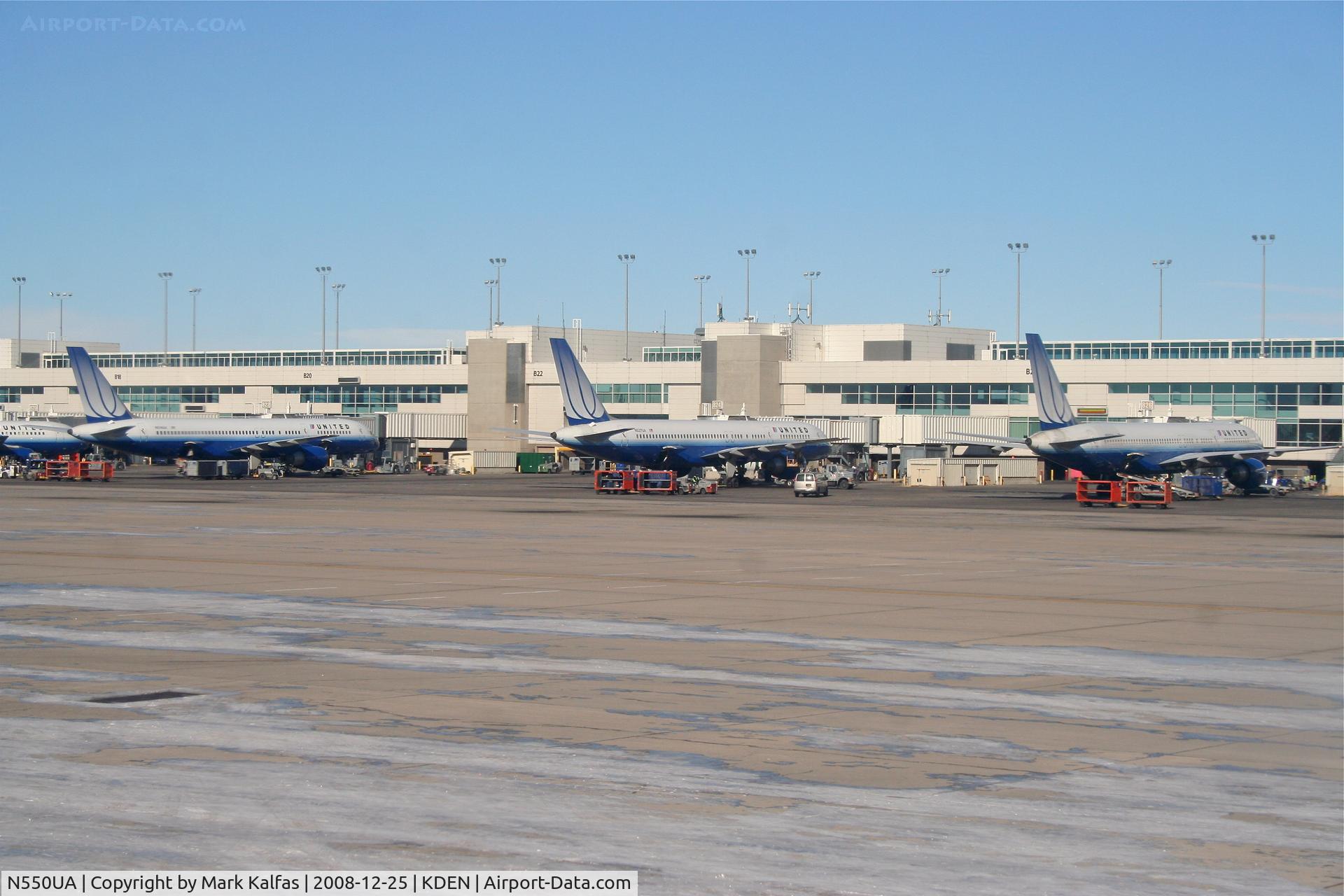 N550UA, 1992 Boeing 757-222 C/N 25398, United Airlines Boeing 757-222s - N550UA at B26, N527UA at B24 and N514UA at B22 KDEN.