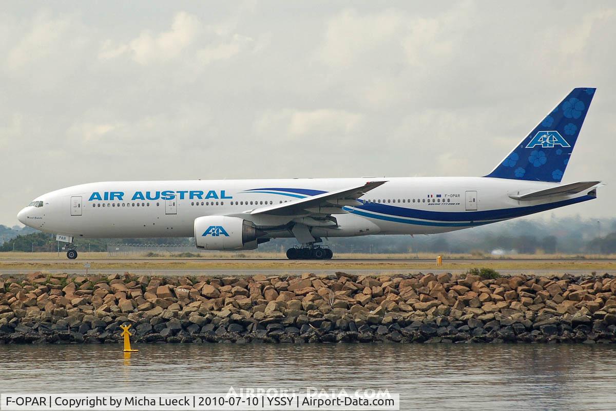 F-OPAR, 1999 Boeing 777-2Q8/ER C/N 29908, At Sydney