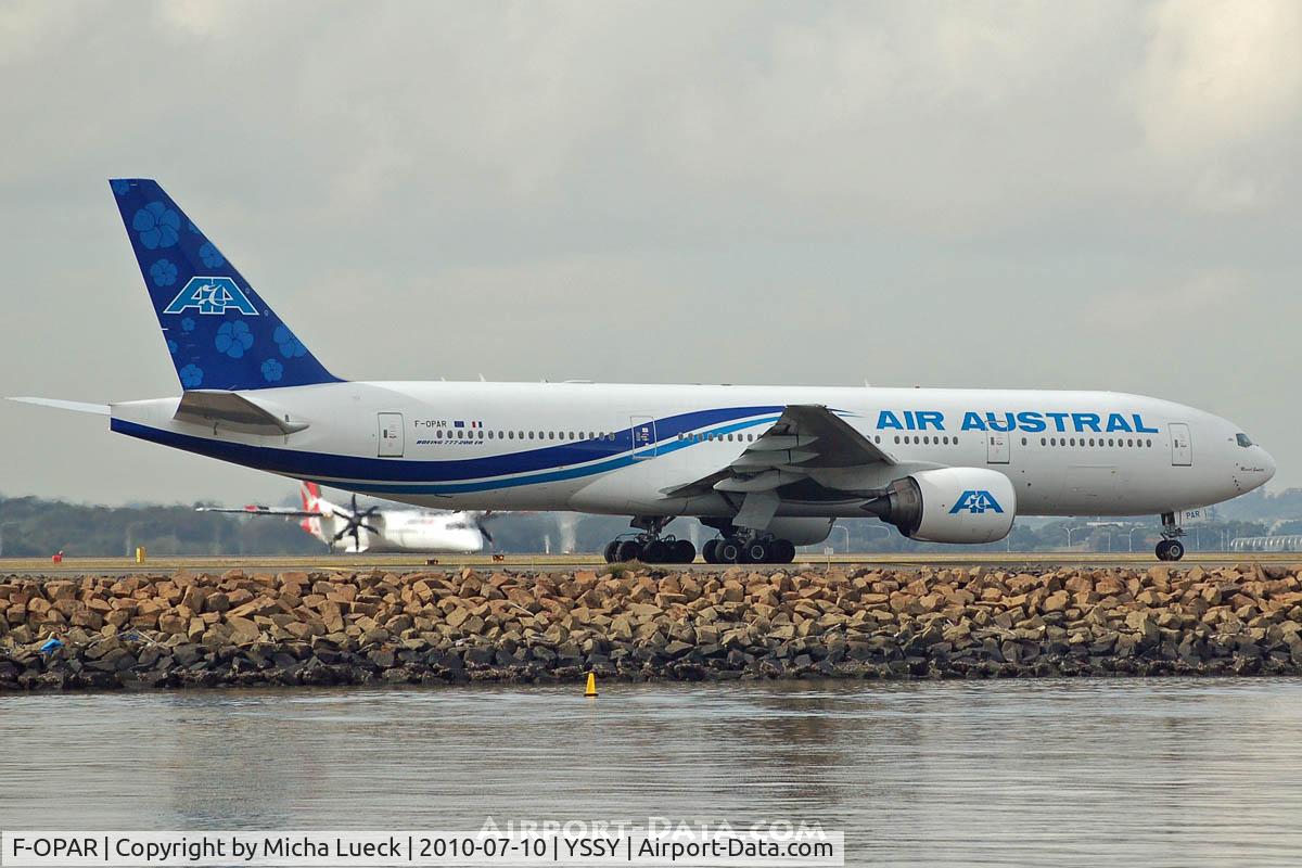 F-OPAR, 1999 Boeing 777-2Q8/ER C/N 29908, At Sydney