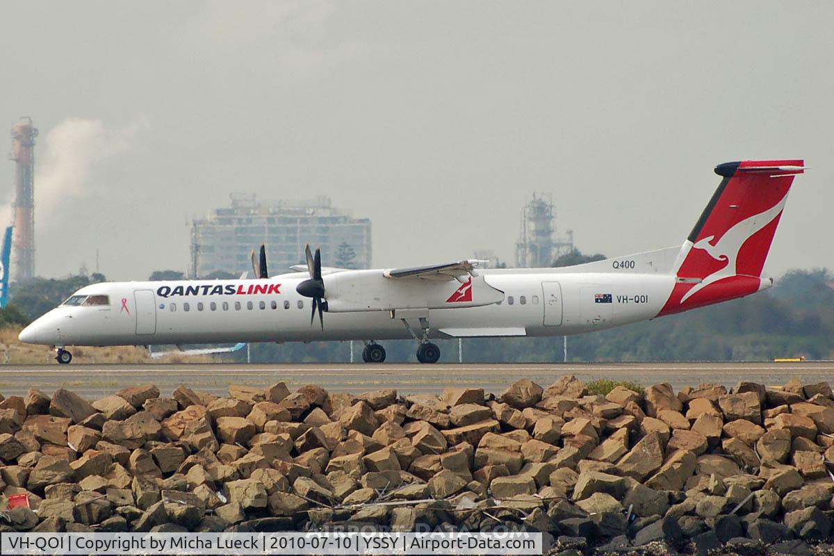 VH-QOI, 2007 De Havilland Canada DHC-8-402Q Dash 8 C/N 4189, At Sydney