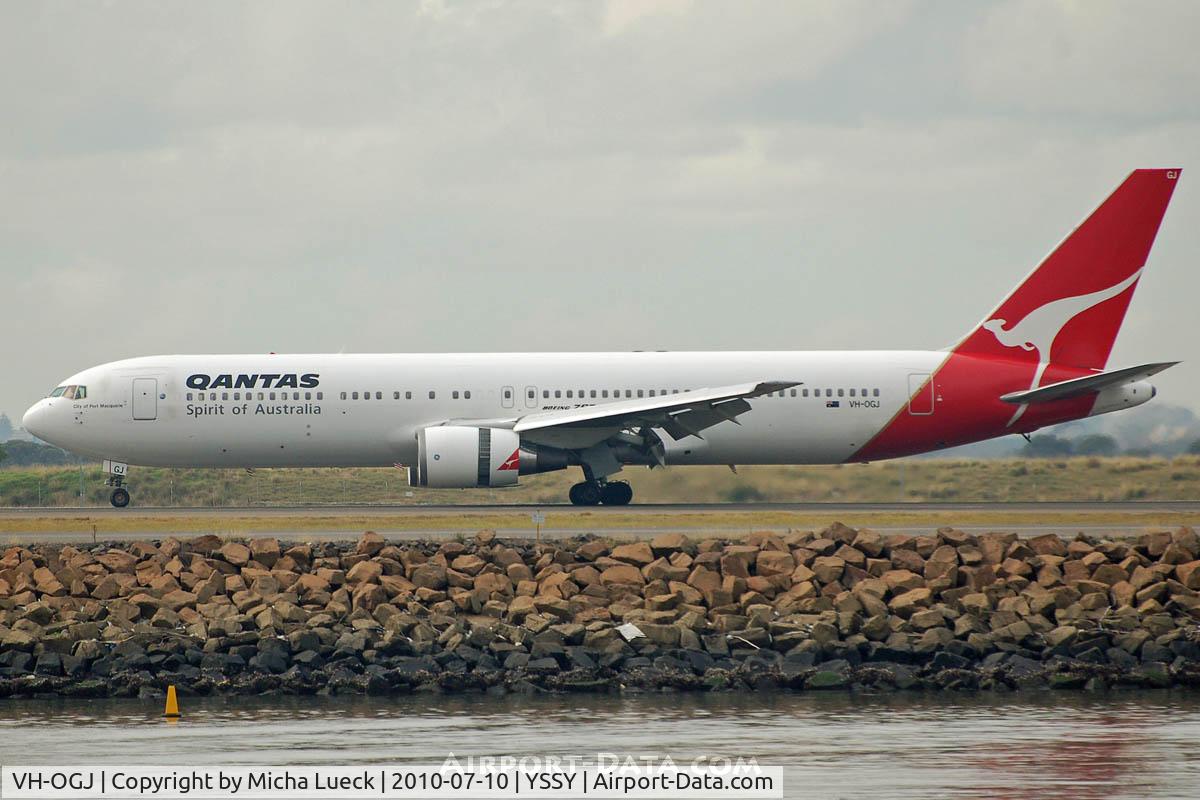VH-OGJ, 1991 Boeing 767-338/ER C/N 25274, At Sydney