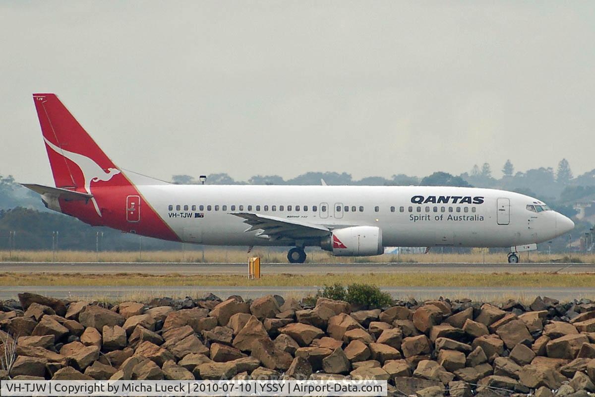 VH-TJW, 1993 Boeing 737-4L7 C/N 26961, At Sydney