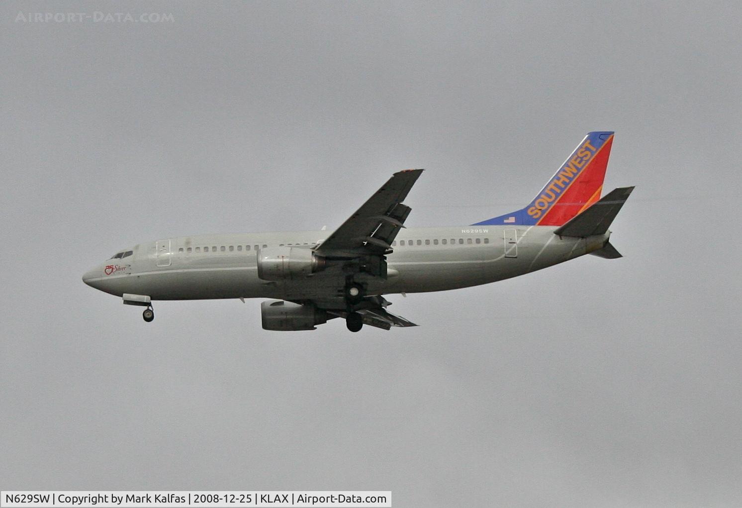 N629SW, 1996 Boeing 737-3H4 C/N 27704, Southwest Airlines Boeing 737-3H4, N629SW 24R approach KLAX.