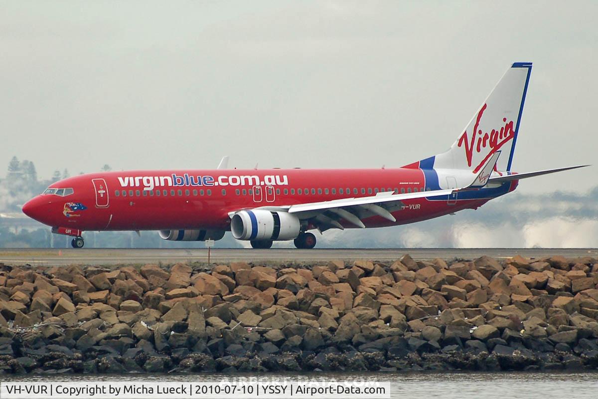 VH-VUR, 2009 Boeing 737-8FE C/N 36606, At Sydney