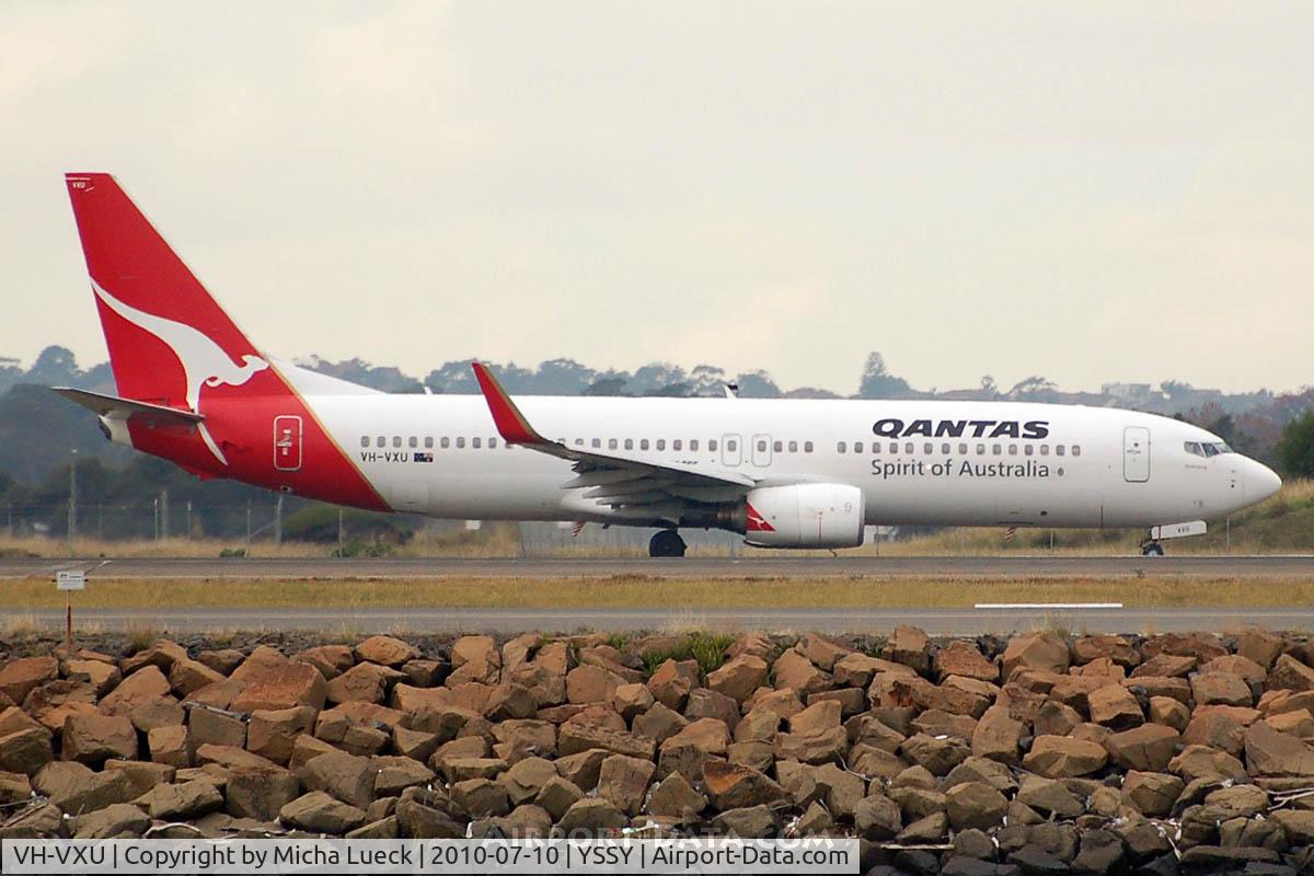 VH-VXU, 2003 Boeing 737-838 C/N 33761, At Sydney
