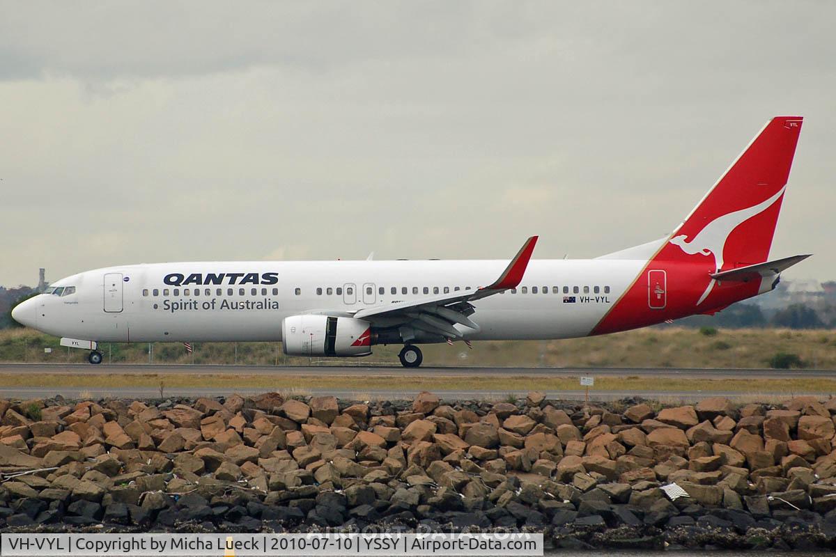 VH-VYL, 2008 Boeing 737-838 C/N 34184, At Sydney