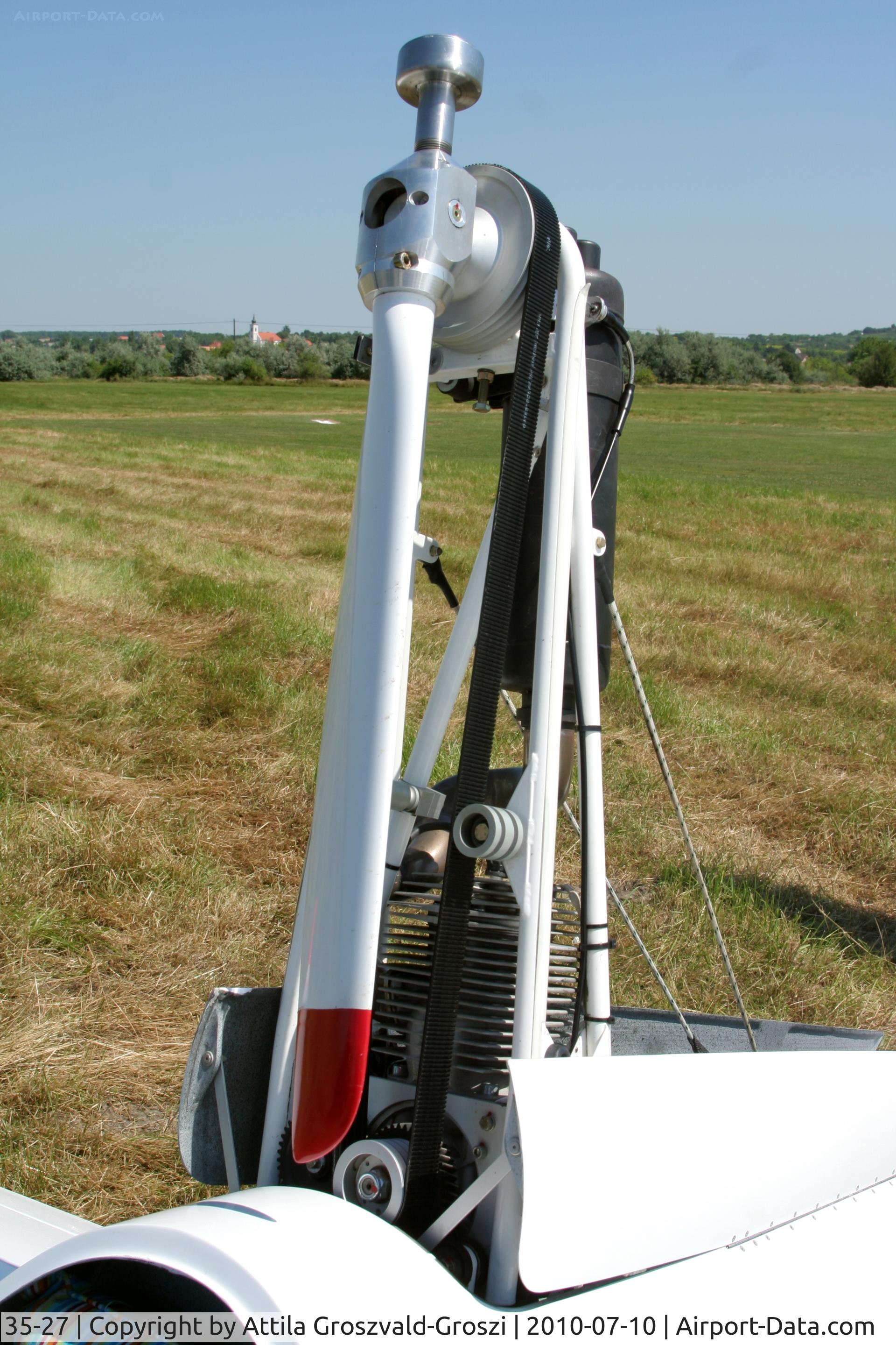 35-27, 2009 Alisport Silent 2 Targa C/N 2039, Balatonfökajár UL Airfield, Hungary - Ultralight day. - Alisport A302EFI engine and single-blade propeller.