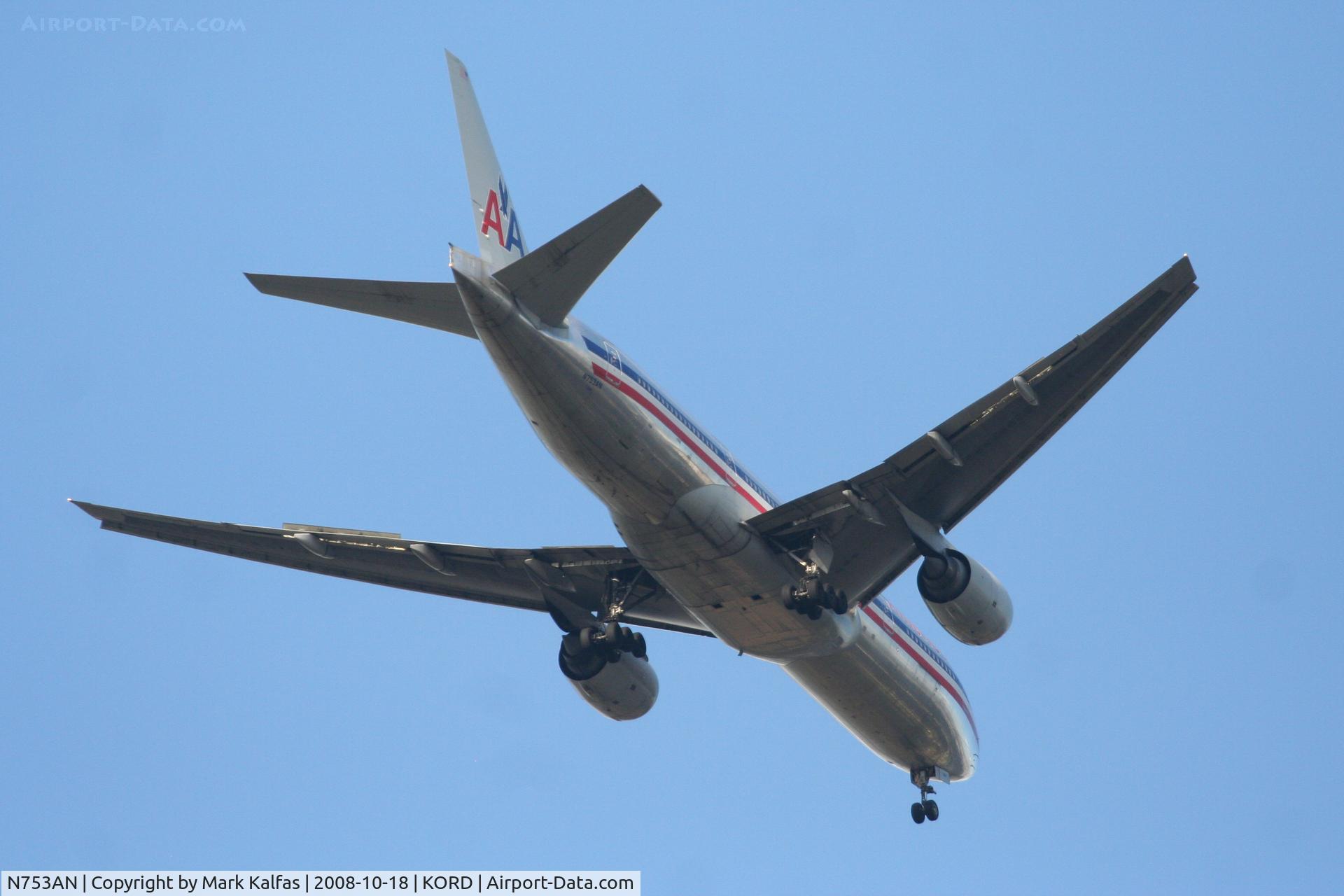 N753AN, 2001 Boeing 777-223 C/N 30261, American Airlines Boeing 777-223, N753AN 4R approach KORD.