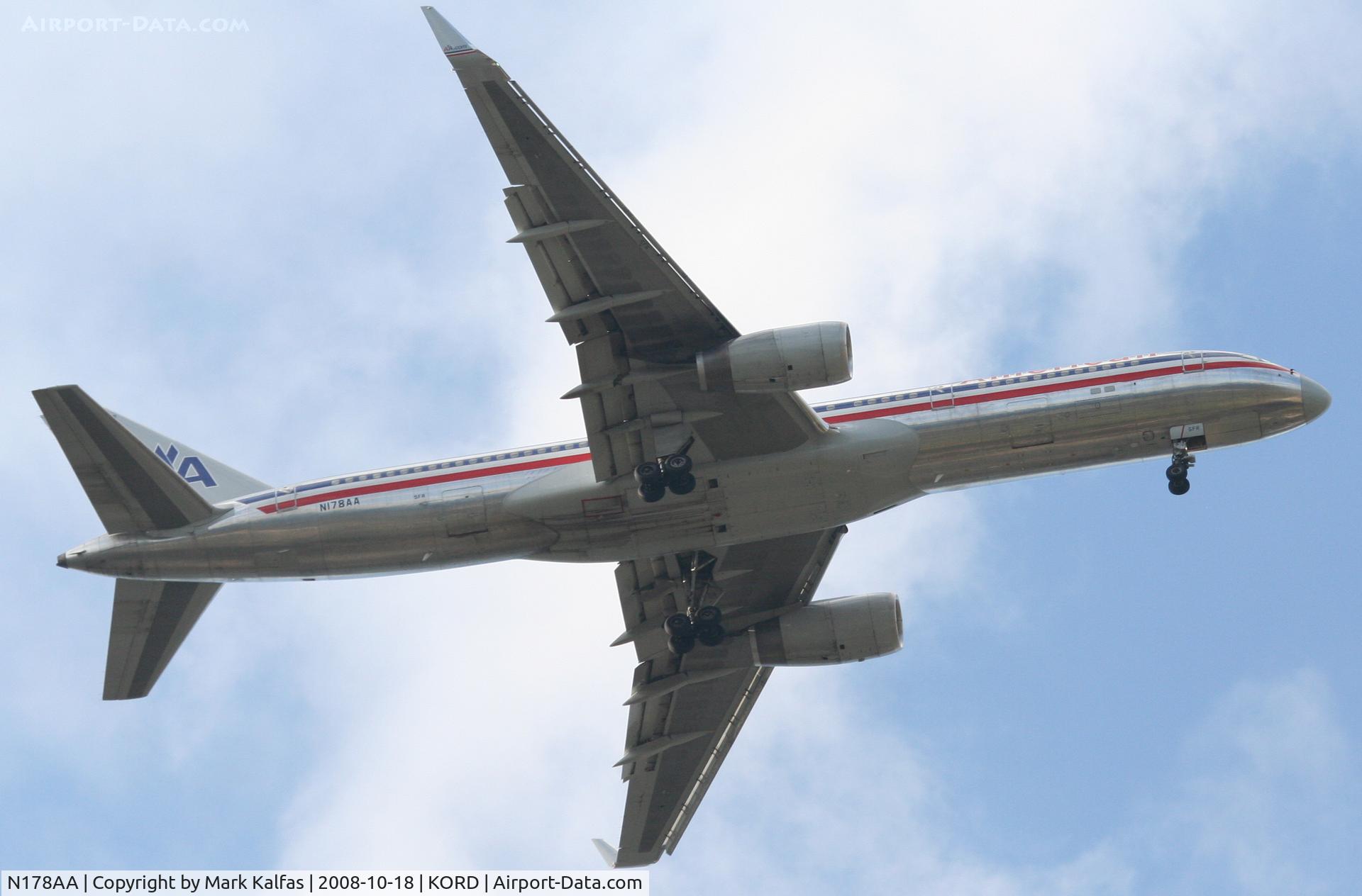 N178AA, 2002 Boeing 757-223 C/N 32398, American Airlines Boeing 757-223, N178AA RWY 4R approach KORD.
