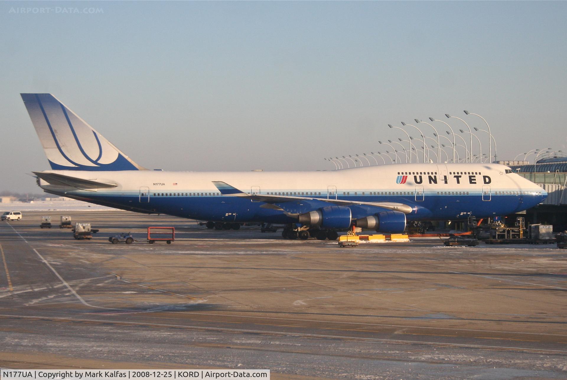 N177UA, 1990 Boeing 747-422 C/N 24384, United Airlines Boeing 747-422, N177UA at gate C8 KORD.