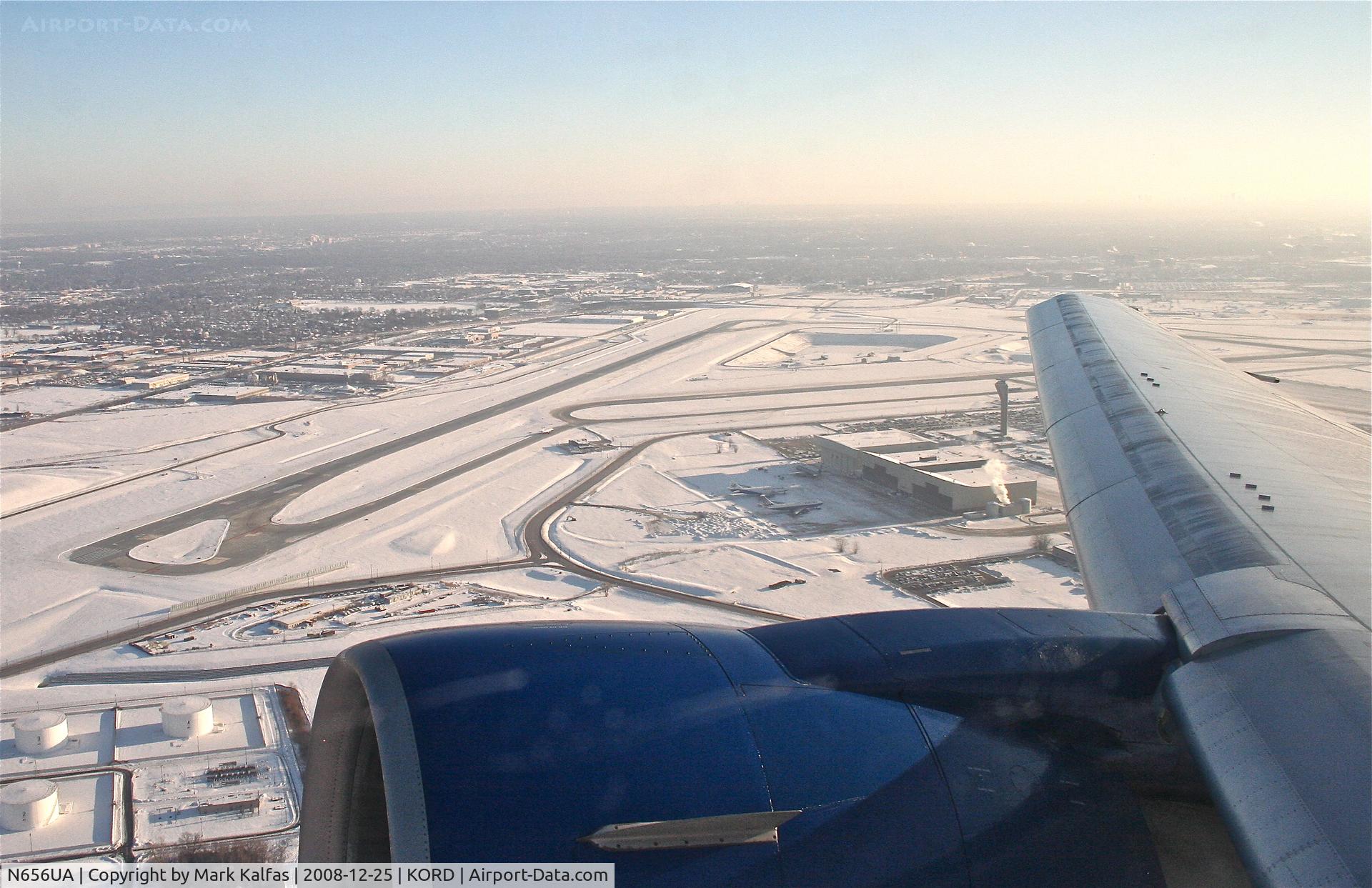 N656UA, 1992 Boeing 767-322 C/N 25394, United Airlines Boeing 767-322, N656UA 32L departure KORD with a view of RWY 9L.