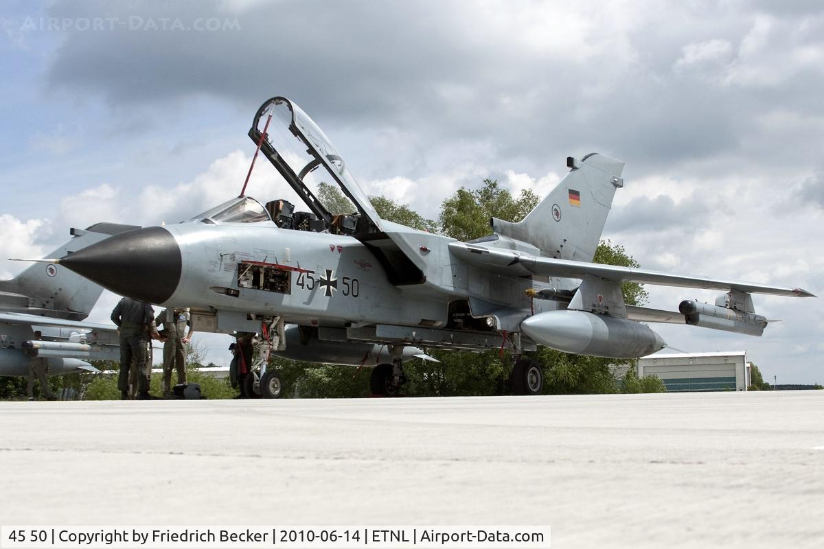 45 50, Panavia Tornado IDS C/N 625/GS198/4250, waiting for the crew