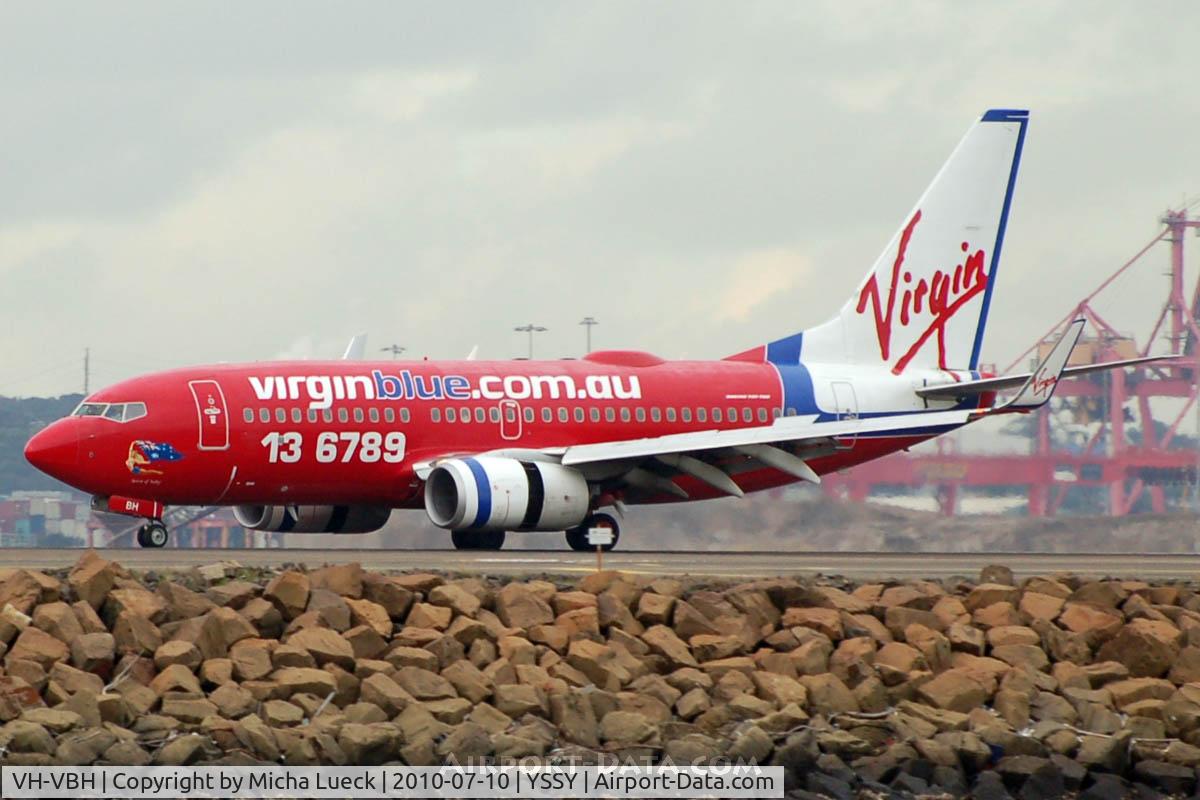 VH-VBH, 2002 Boeing 737-7Q8 C/N 30641, At Sydney