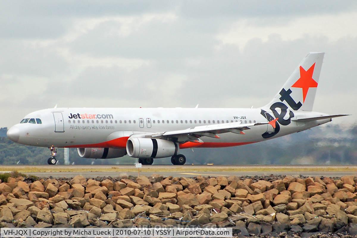 VH-JQX, 2004 Airbus A320-232 C/N 2197, At Sydney