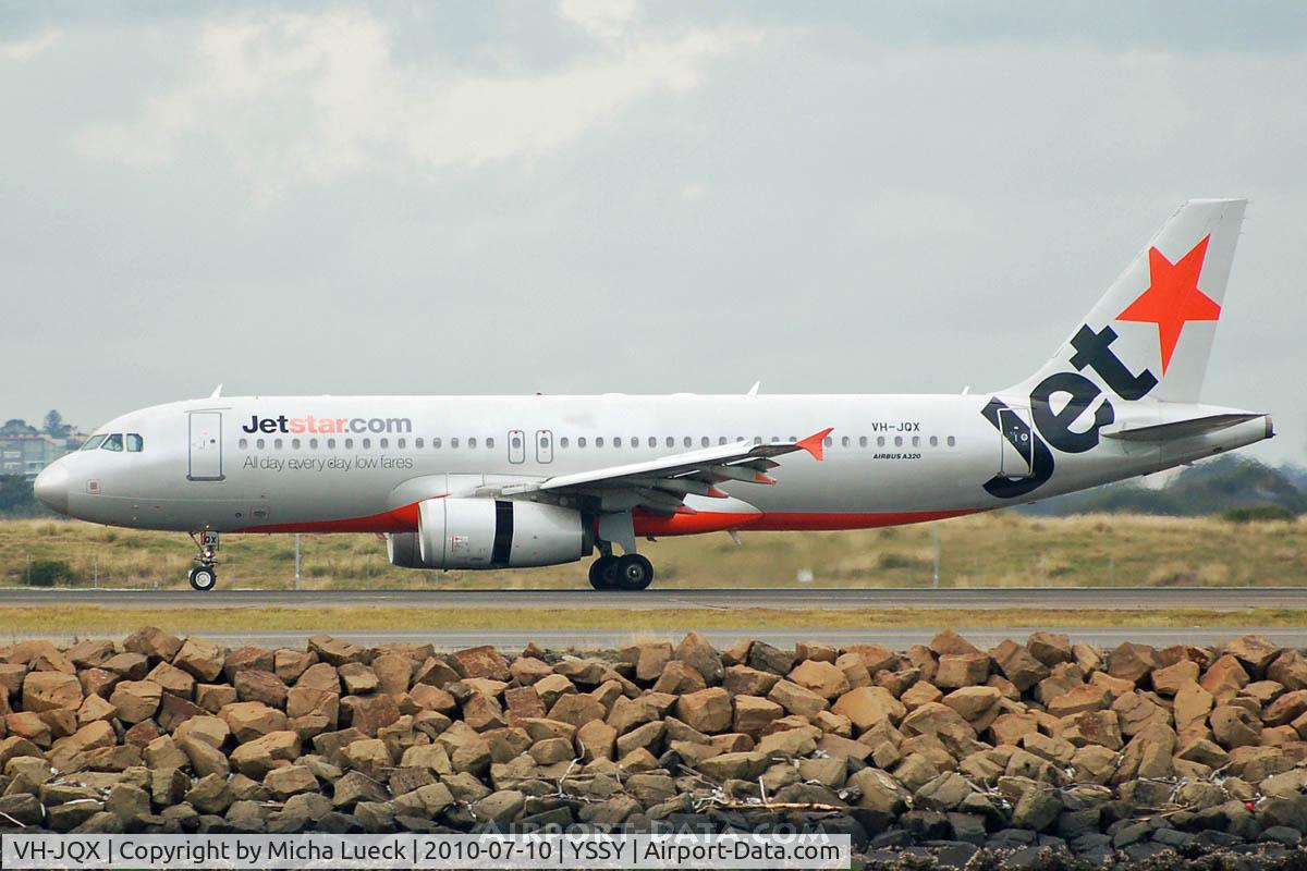 VH-JQX, 2004 Airbus A320-232 C/N 2197, At Sydney