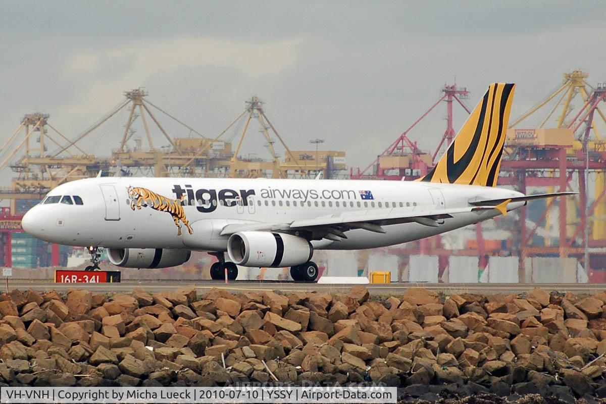 VH-VNH, 2008 Airbus A320-232 C/N 3734, At Sydney