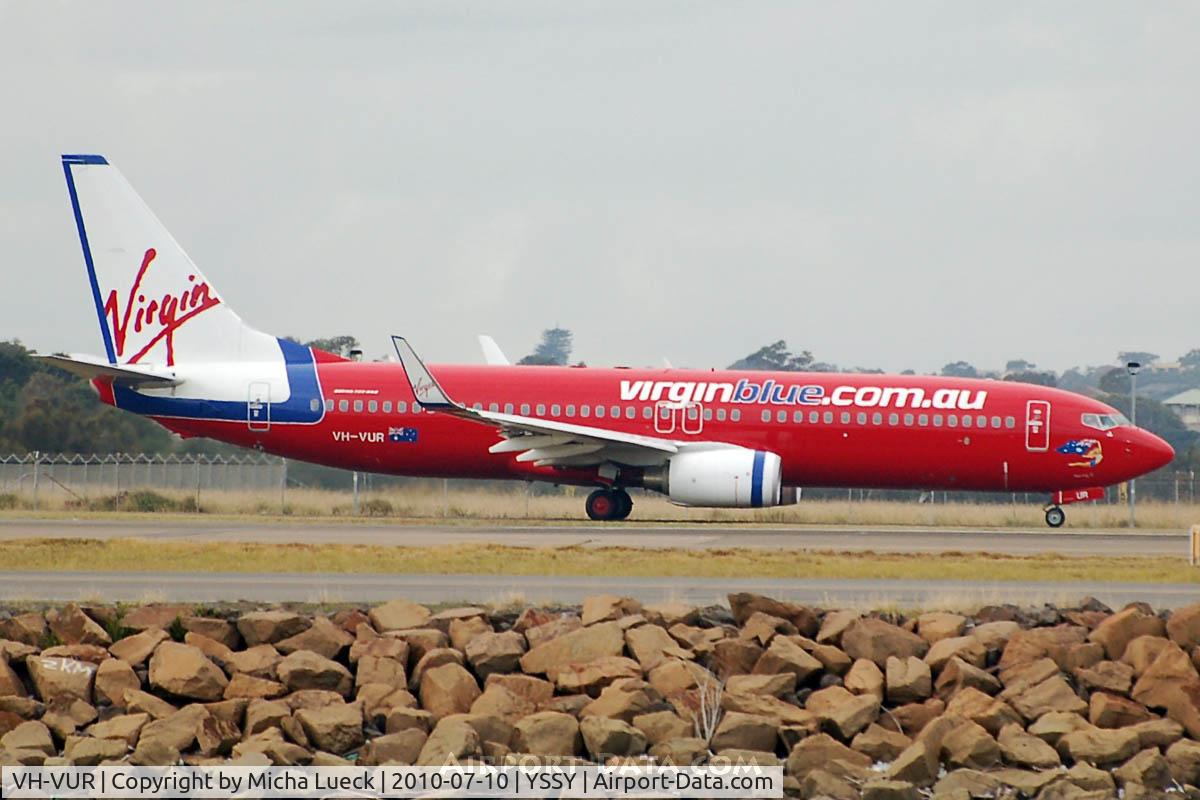 VH-VUR, 2009 Boeing 737-8FE C/N 36606, At Sydney