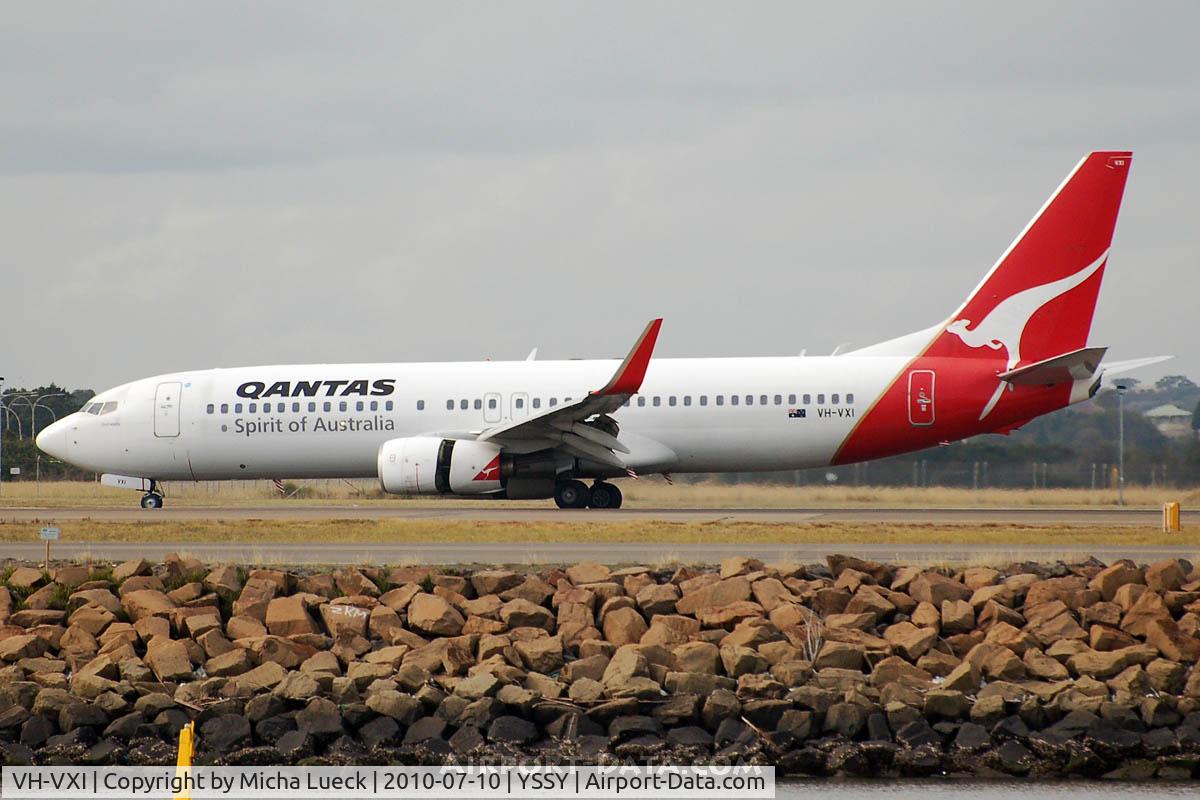 VH-VXI, 2002 Boeing 737-838 C/N 33479, At Sydney