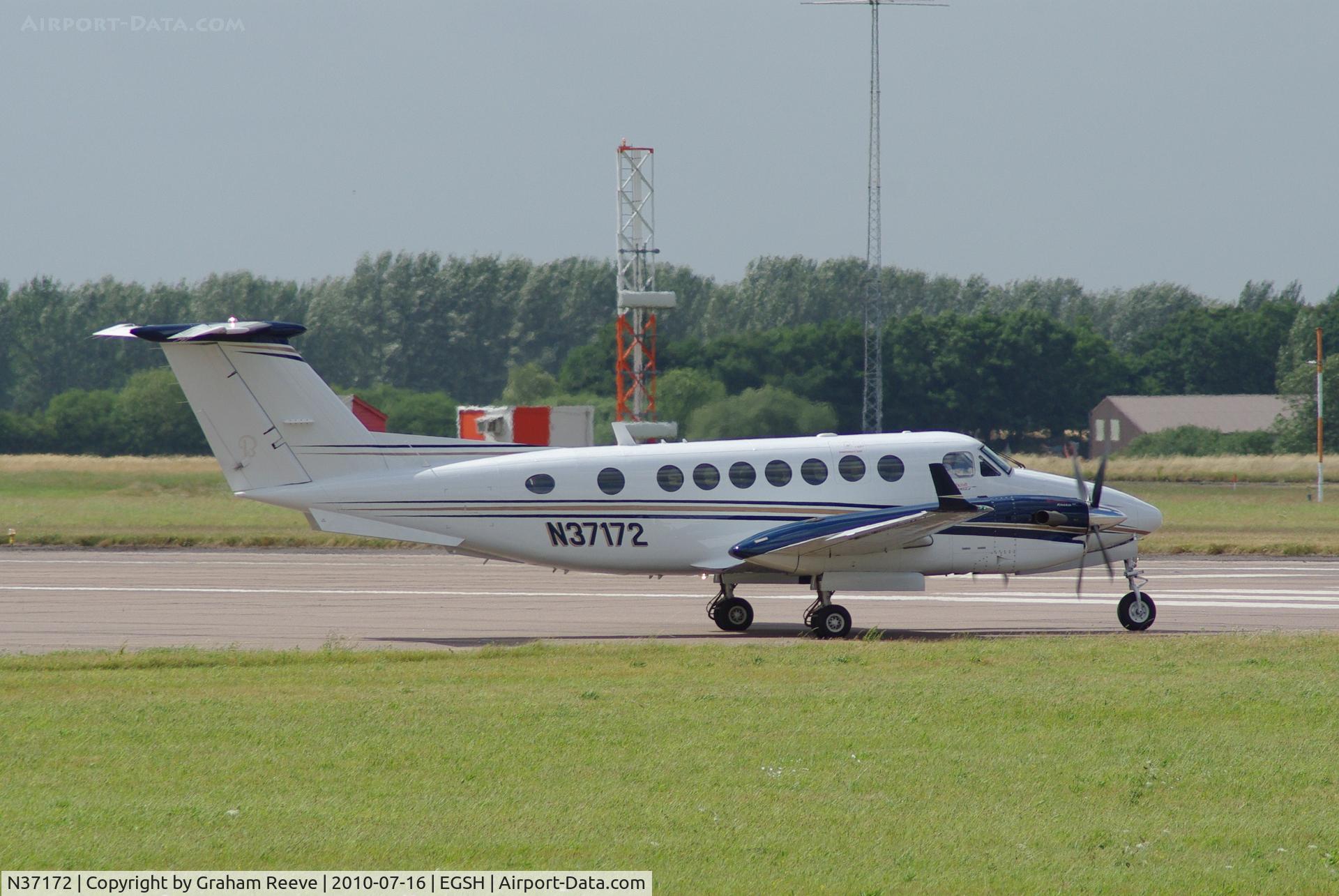 N37172, 2006 Raytheon Aircraft Company B300 King Air 350 C/N FL-472, About to depart.