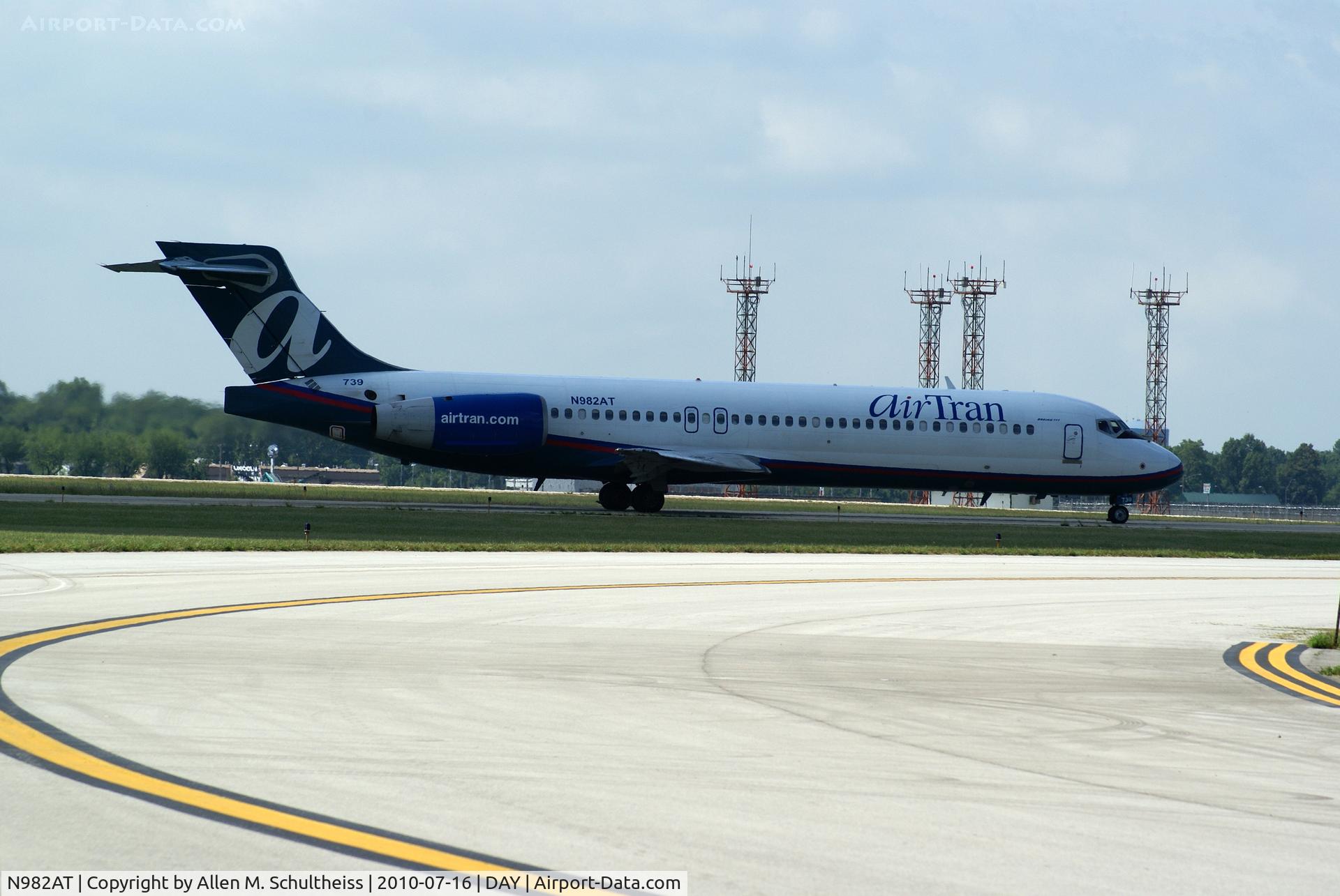 N982AT, 2002 Boeing 717-200 C/N 55041, 2002 Boeing 717-200