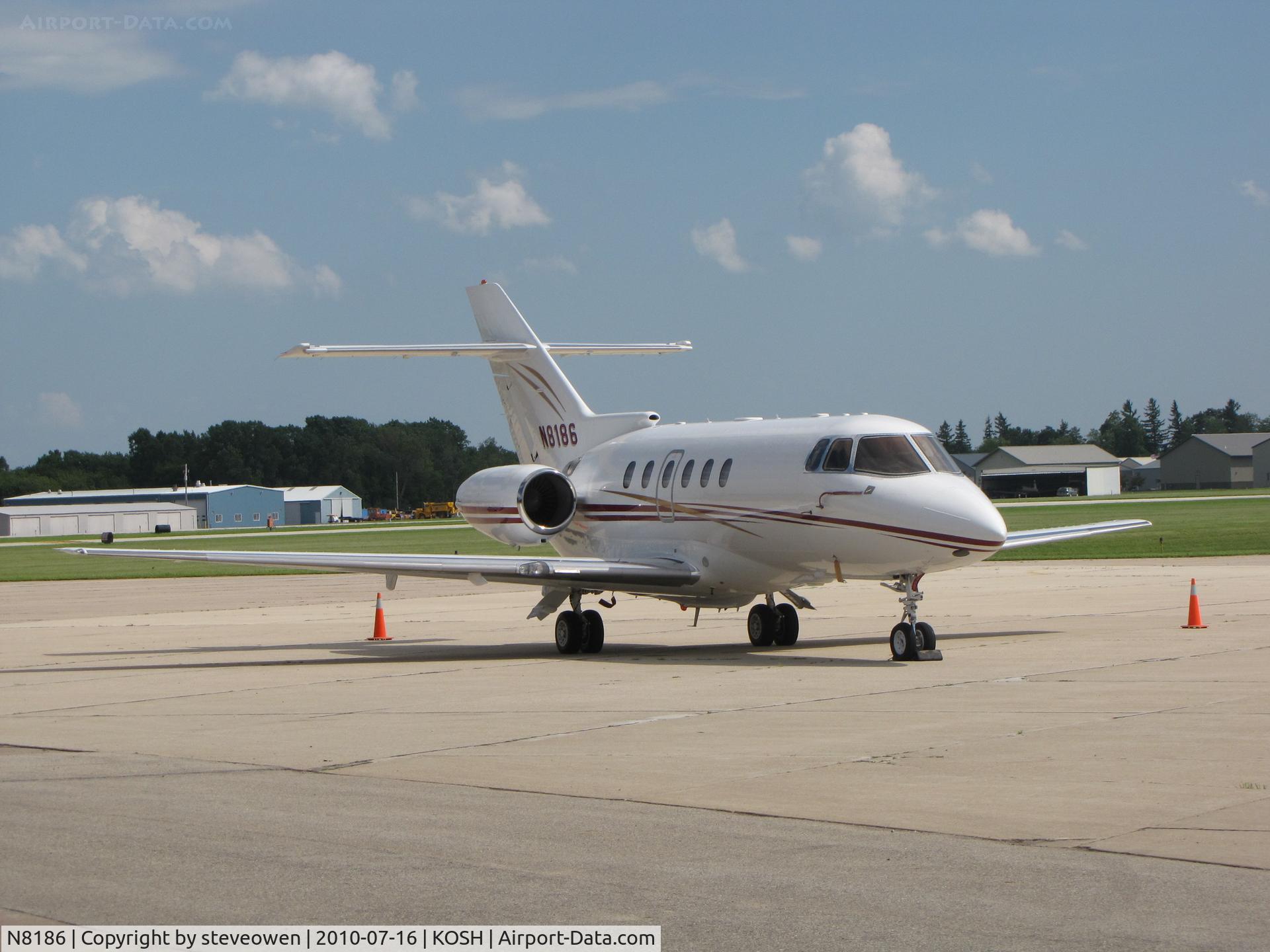 N8186, 2002 Raytheon Hawker 800XP C/N 258604, Orion Ramp Oshkosh WI USA