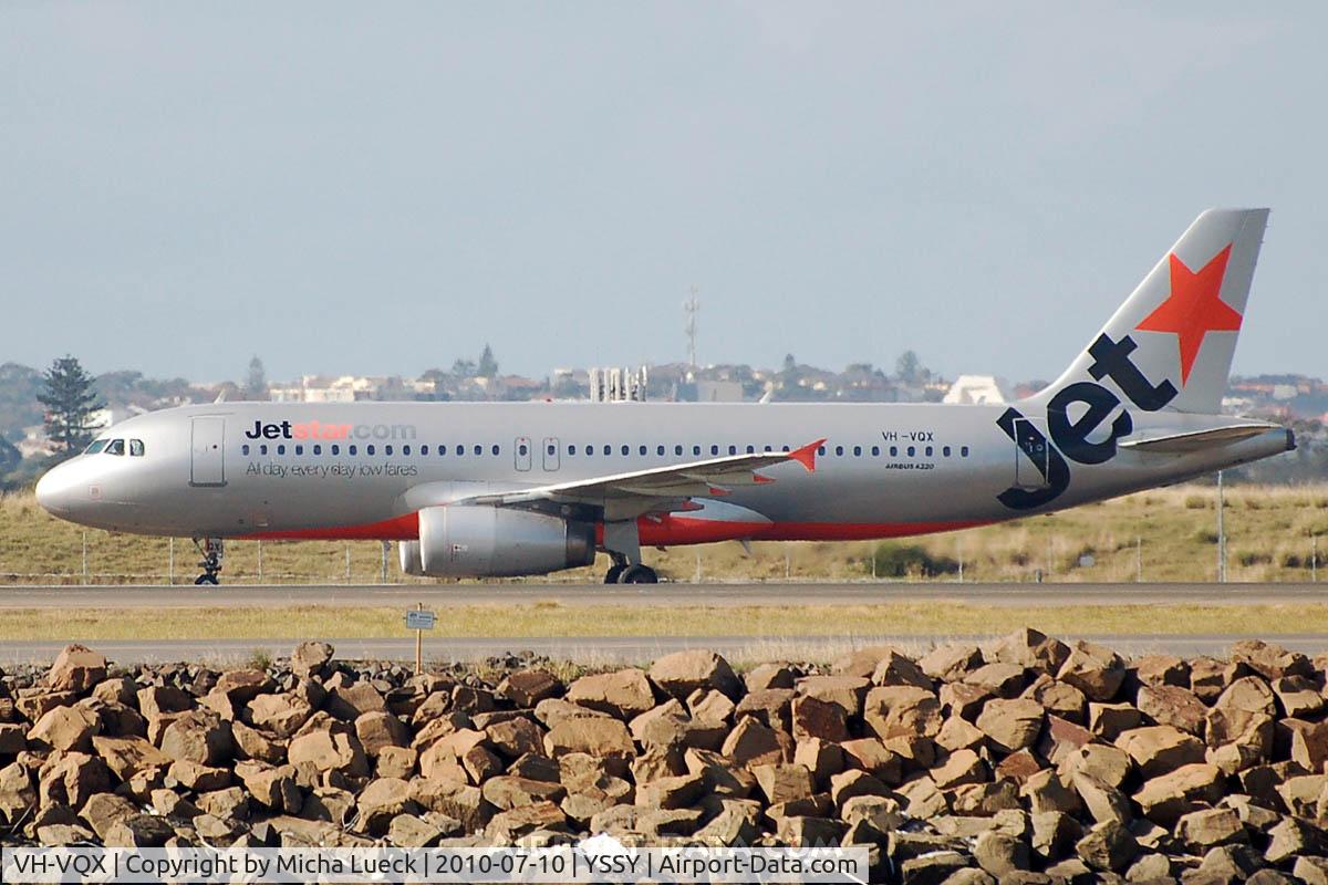 VH-VQX, 2004 Airbus A320-232 C/N 2322, At Sydney