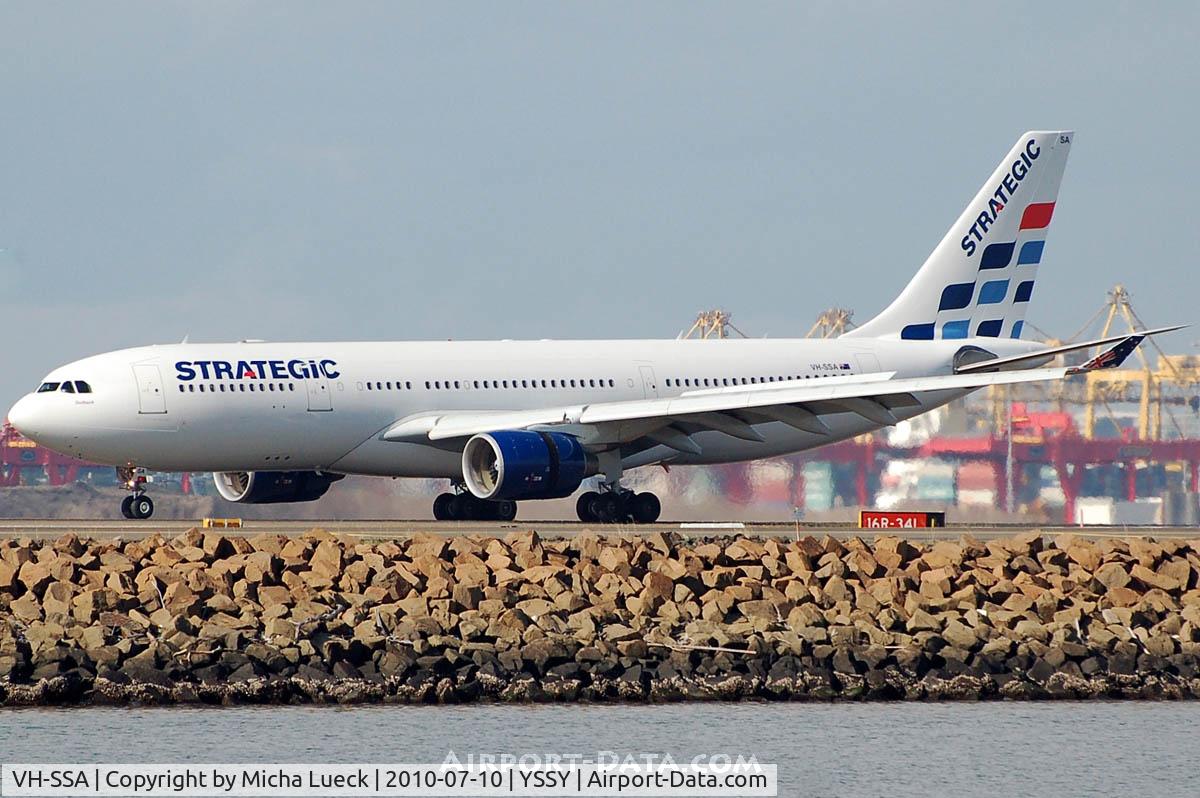 VH-SSA, 2000 Airbus A330-223 C/N 324, At Sydney