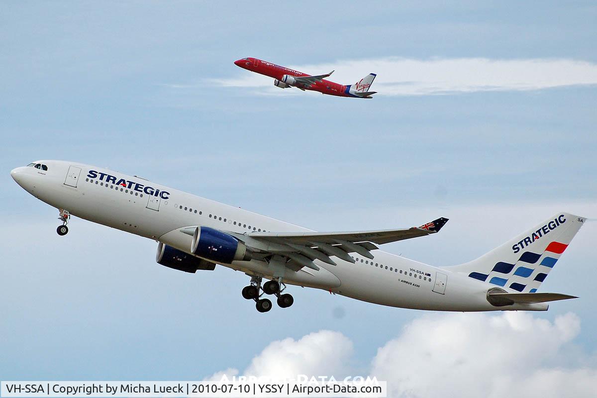 VH-SSA, 2000 Airbus A330-223 C/N 324, At Sydney