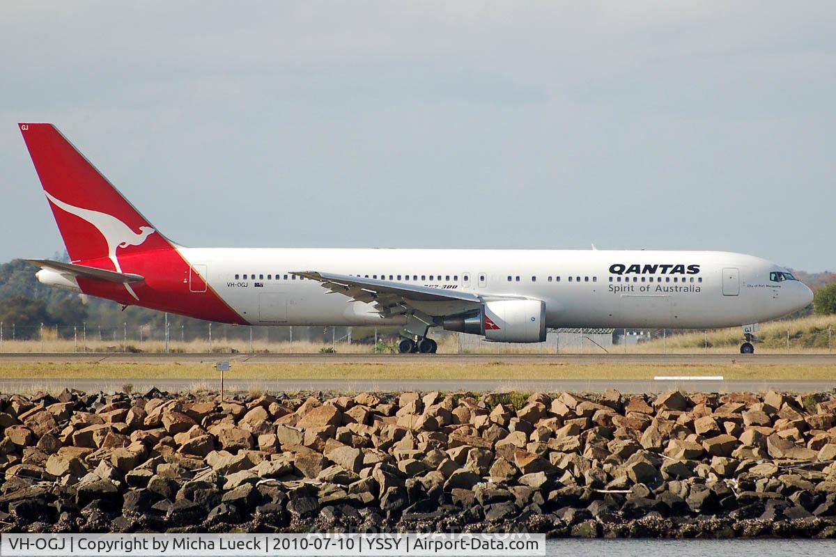 VH-OGJ, 1991 Boeing 767-338/ER C/N 25274, At Sydney