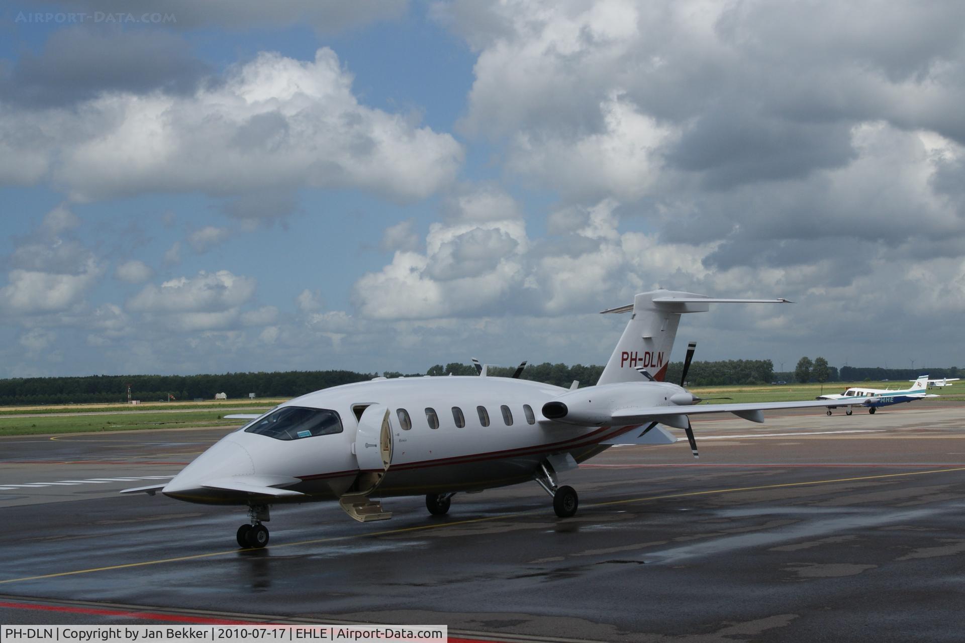 PH-DLN, 2008 Piaggio P-180 Avanti II C/N 1175, Platform Lelystad