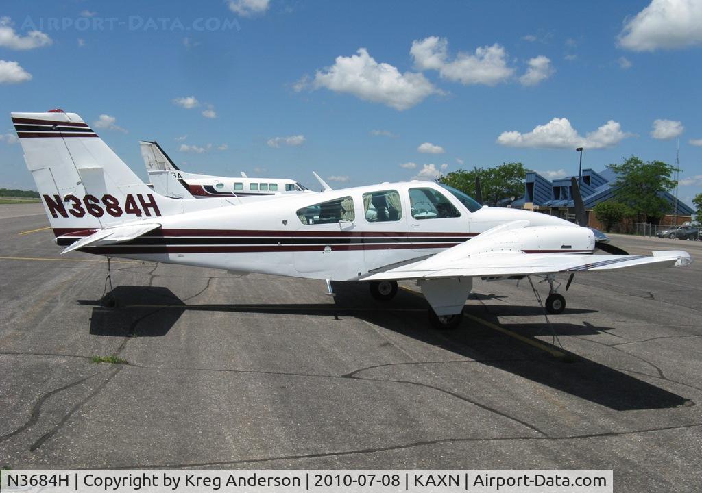 N3684H, 1981 Beech E-55 Baron C/N TE-1180, Beech E-55 Baron on the line.