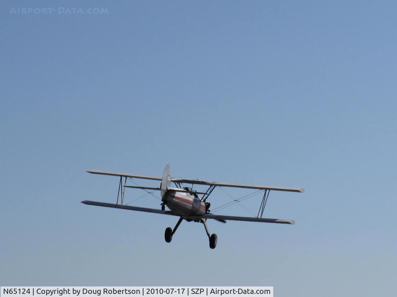 N65124, 1943 Boeing A75N1(PT17) C/N 75-1260, 1943 Boeing Stearman A75N1 'Spirit of OPEC', P&W R-985 450 Hp (by Jacobs) upgrade, Squared wingtips, Restricted Experimental class. On final Rwy 22 after towing N6230L Schweizer glider aloft