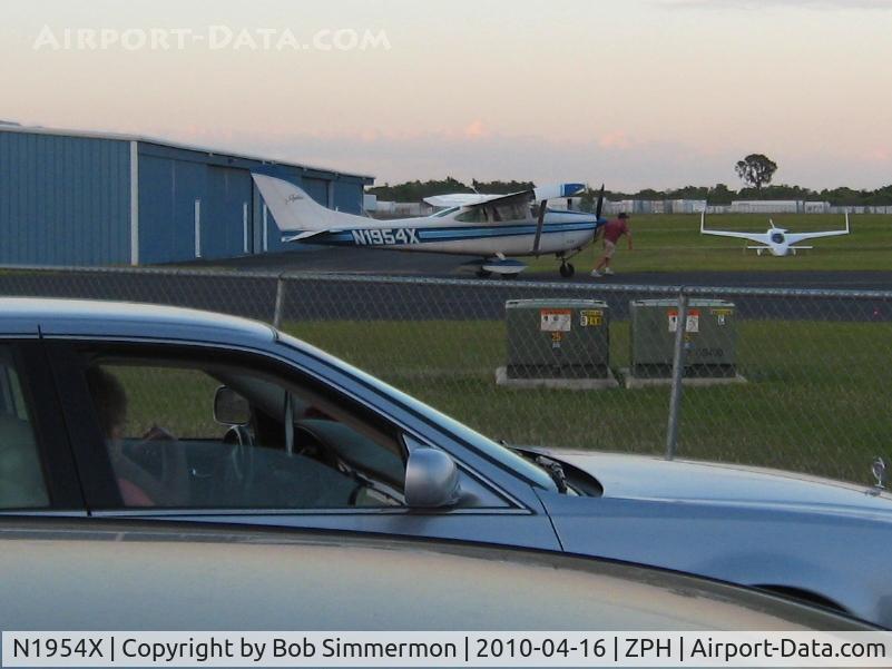 N1954X, 1965 Cessna 182H Skylane C/N 18256054, Getting fuel at Zephyrhills, Florida