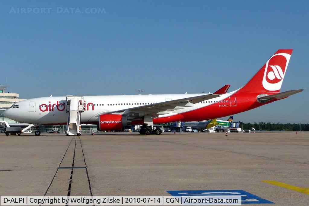 D-ALPI, 2007 Airbus A330-223 C/N 828, Diversion DUS
