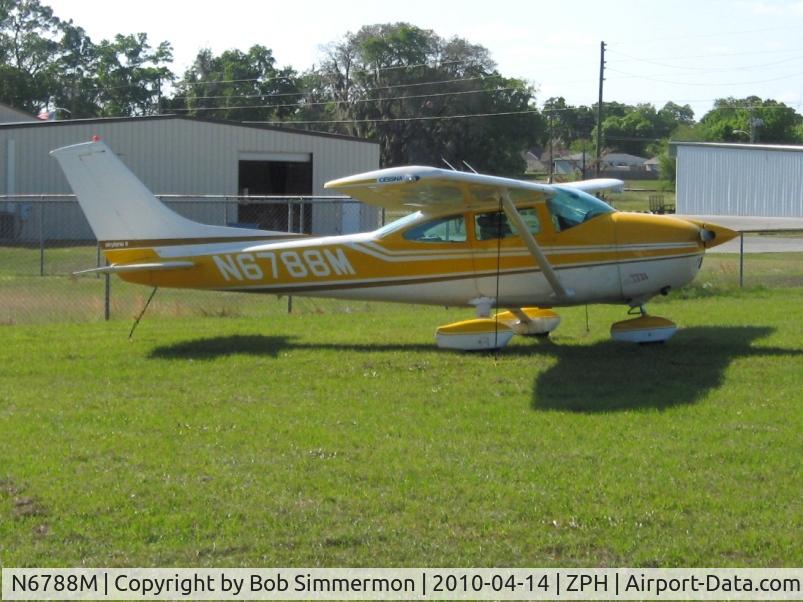 N6788M, 1975 Cessna 182P Skylane C/N 18263836, In the grass at Zephyrhills, Florida