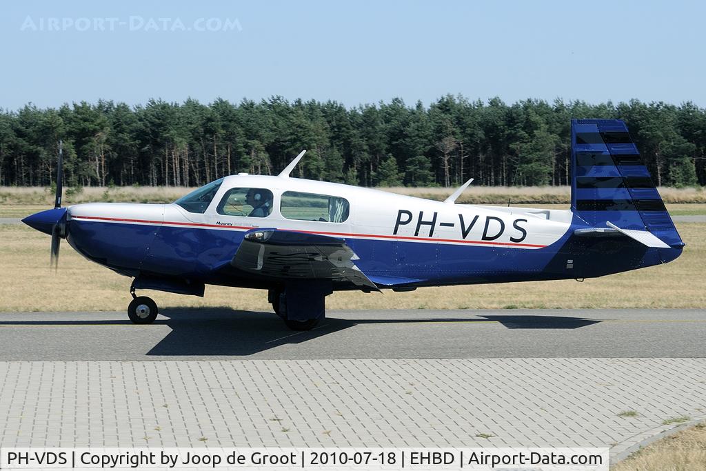 PH-VDS, 1985 Mooney M20K C/N 25-1001, This is a Mooney 350 Rocket conversion with stronger engine and upgrader prop.