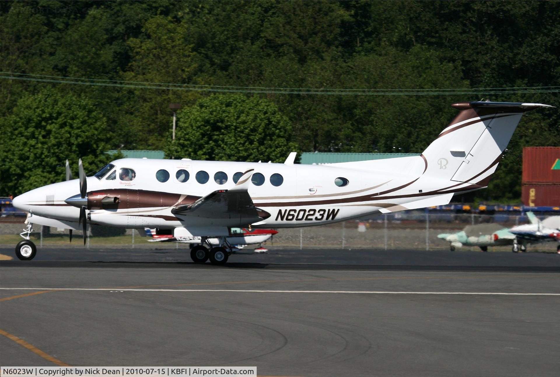 N6023W, 2010 Hawker Beechcraft 350i King Air (B300) C/N FL-703, KBFI