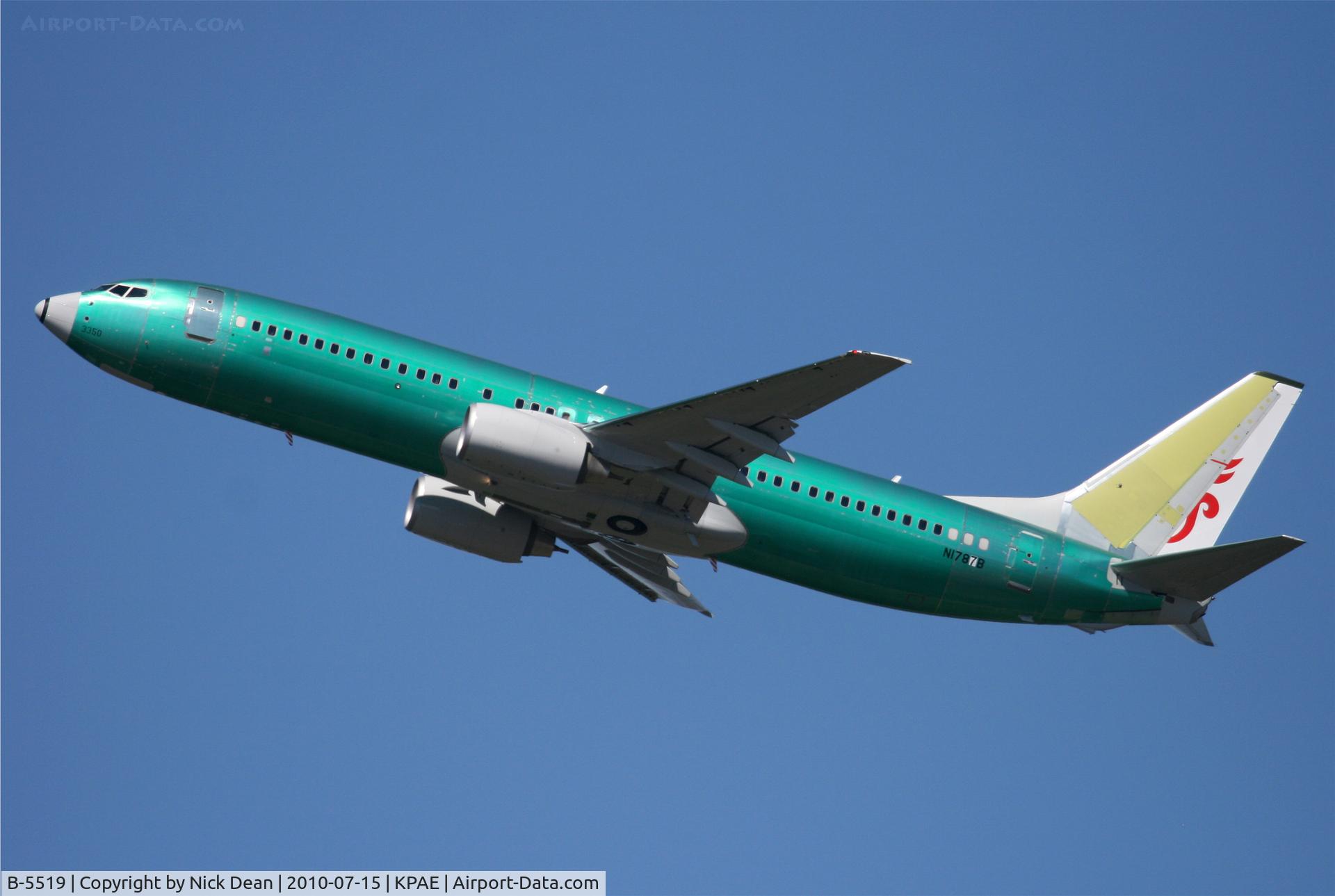 B-5519, 2010 Boeing 737-86N C/N 36802, KPAE