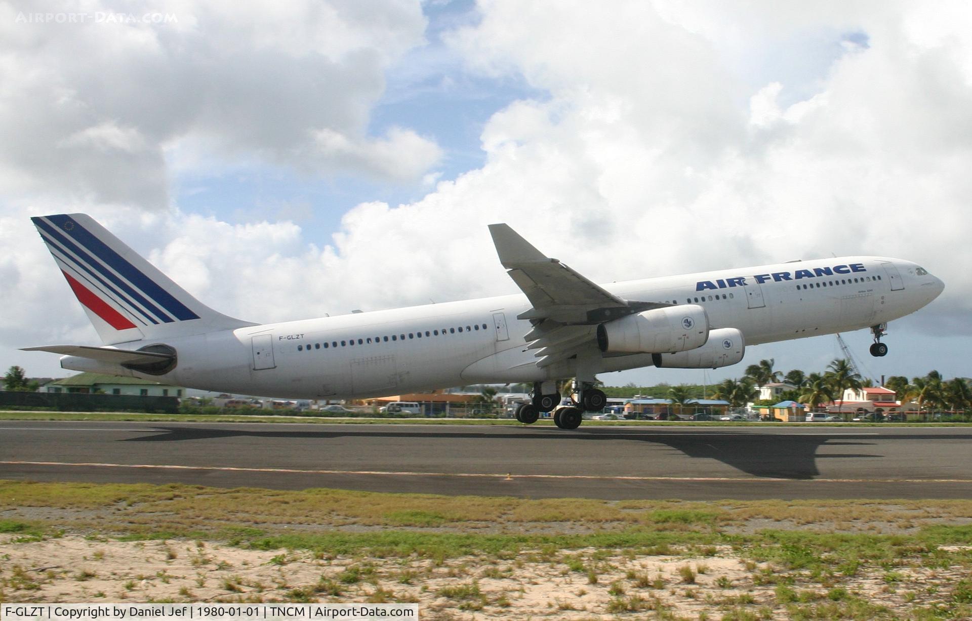 F-GLZT, 2000 Airbus A340-313X C/N 319, Air France F-GLZT departing TNCM runway 10 for France